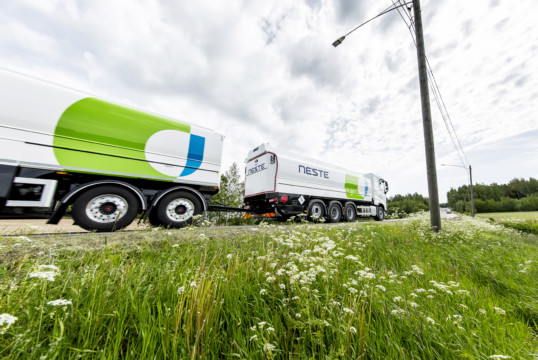 Neste tank truck