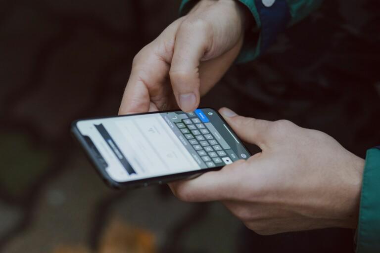 online service smartphone